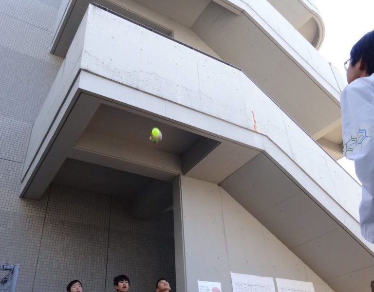 ７年生　エッグ・ドロップコンテスト / G7 Egg Drop Competition