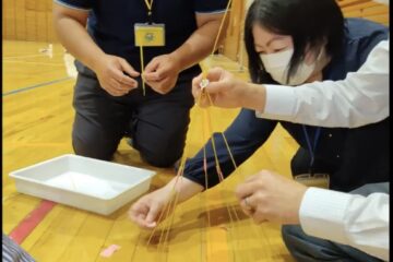 教員のチームビルディング活動　Teachers’ Team Building Exercise