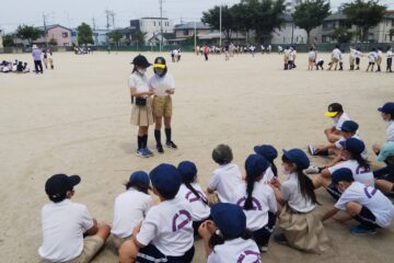 4年生・1年生：ツインクラス活動　Grade 4 and Grade 1: Twin Class Activities