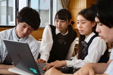 本校の授業の取り組みが『東洋経済』にて取り上げられました / Collaborative Learning by Movie Creation