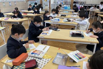 ２年生：新しい学年でも頑張っています！　Grade 2: Students are trying their best!