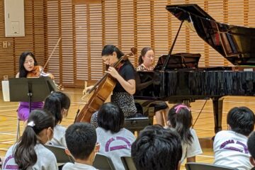 ５・６学年：音楽鑑賞会　Grades 5 and 6: Music Appreciation