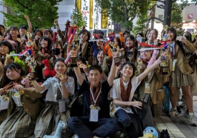 国際教養部からは、国際的なアカデミック・コンテストである「ワールド・スカラーズ・カップ（WSC）」に毎年数十名の生徒が参加し、その多くが海外で行われる上位の国際大会への出場権を獲得しています。